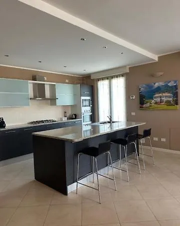 Dama In Tremezzina * Lenno