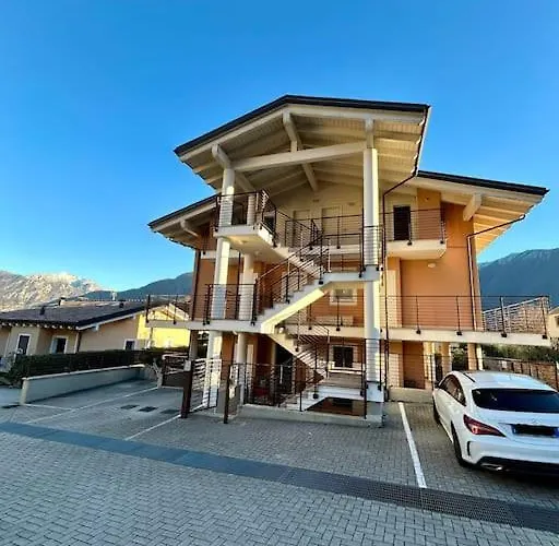 Dama In Tremezzina * Лено