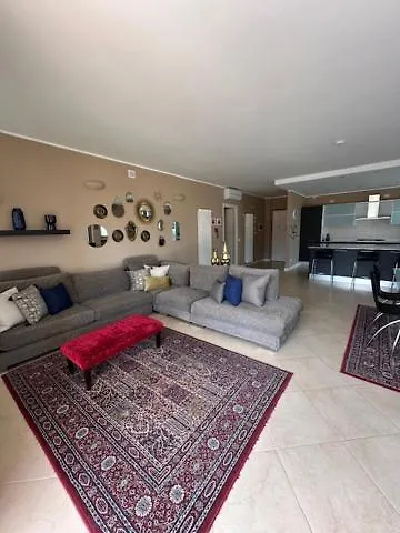 Dama In Tremezzina * Lenno