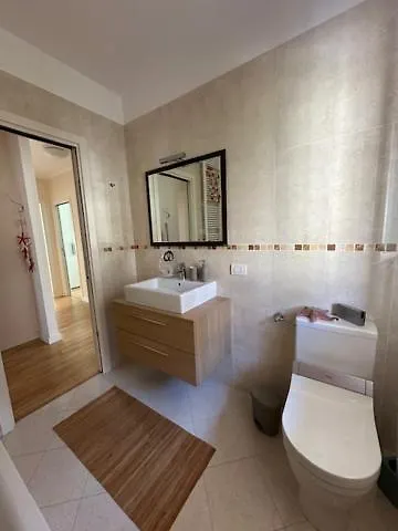 Dama In Tremezzina Апартаменты *