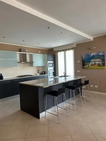 Dama In Tremezzina * Лено