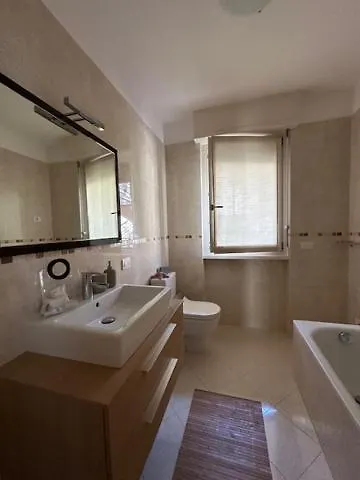 Dama In Tremezzina Apartament *