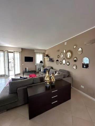 Dama In Tremezzina * Лено