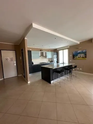 Dama In Tremezzina Apartament