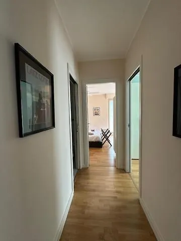 Dama In Tremezzina *