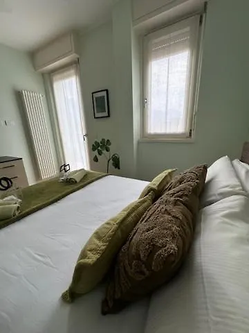 Dama In Tremezzina *