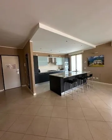 Dama In Tremezzina Apartment