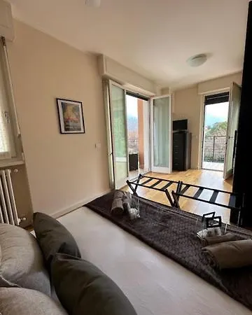 Dama In Tremezzina Apartment *