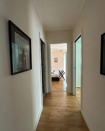 Dama In Tremezzina *